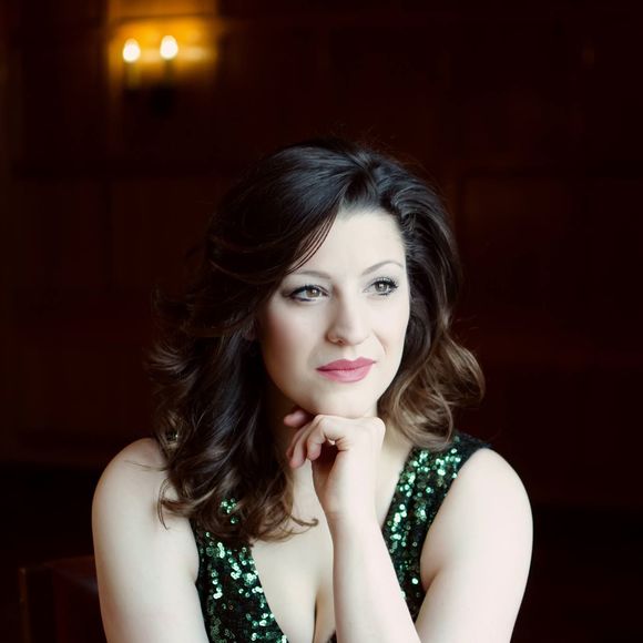 Meet your Posher, Amanda - Picture 1 of 1